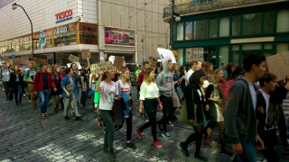 photo/9b21aaa4-1674-4b0f-bdf0-a89122051338-3